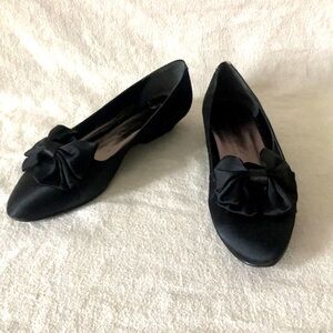 Vintage Black Silk Enzo Angiolini Flats w/ Bows Sz 7 M